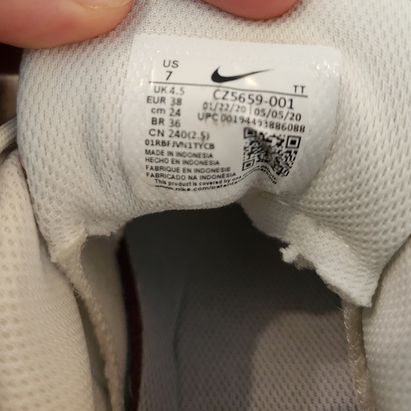 Wmns Nike Air Max 95 'Ghost Pastel' - Picture 2 of 4